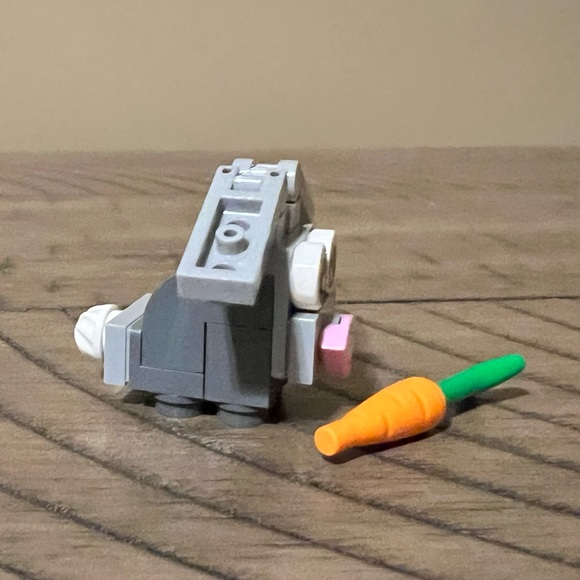 LEGO 40449 Easter Bunny Figure - Picture 2 of 4